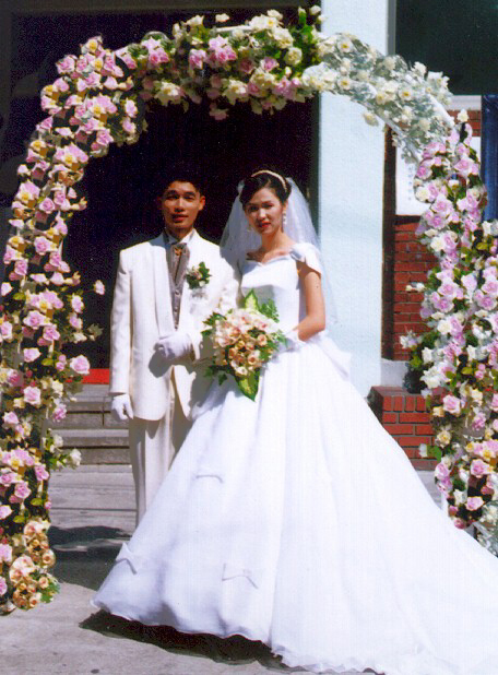 MyungJae'wedding.jpg (274728 bytes)