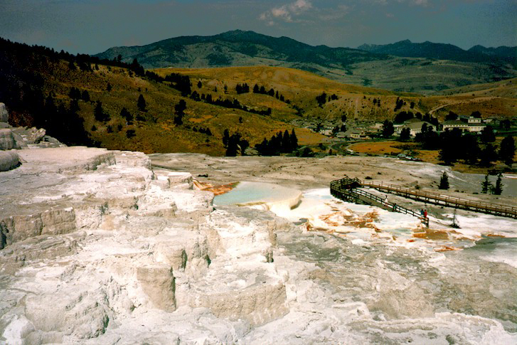 Yellowstone.jpg (439799 bytes)